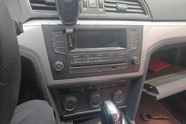 Used Volkswagen Lamando 2018 230TSI DSG Fashion Edition Audio And AC Panel
