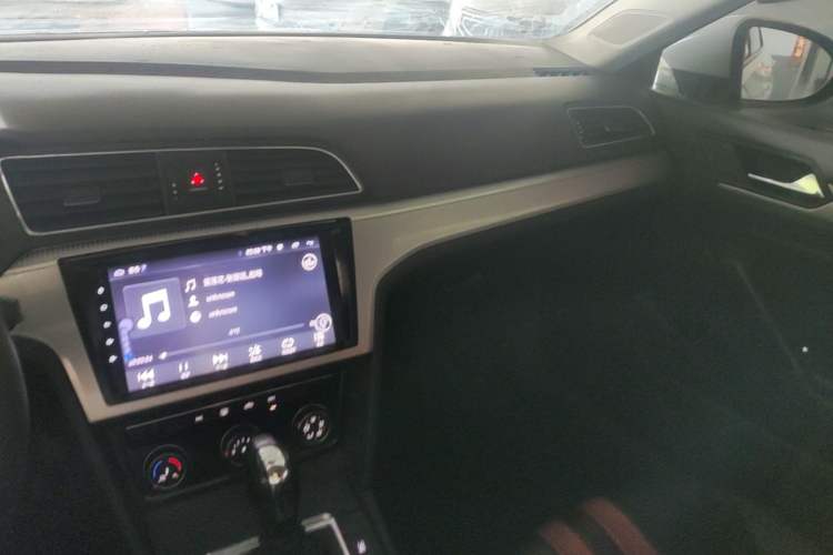 Used Volkswagen Lamando 2018 230TSI DSG Fashion Edition Audio And AC Panel