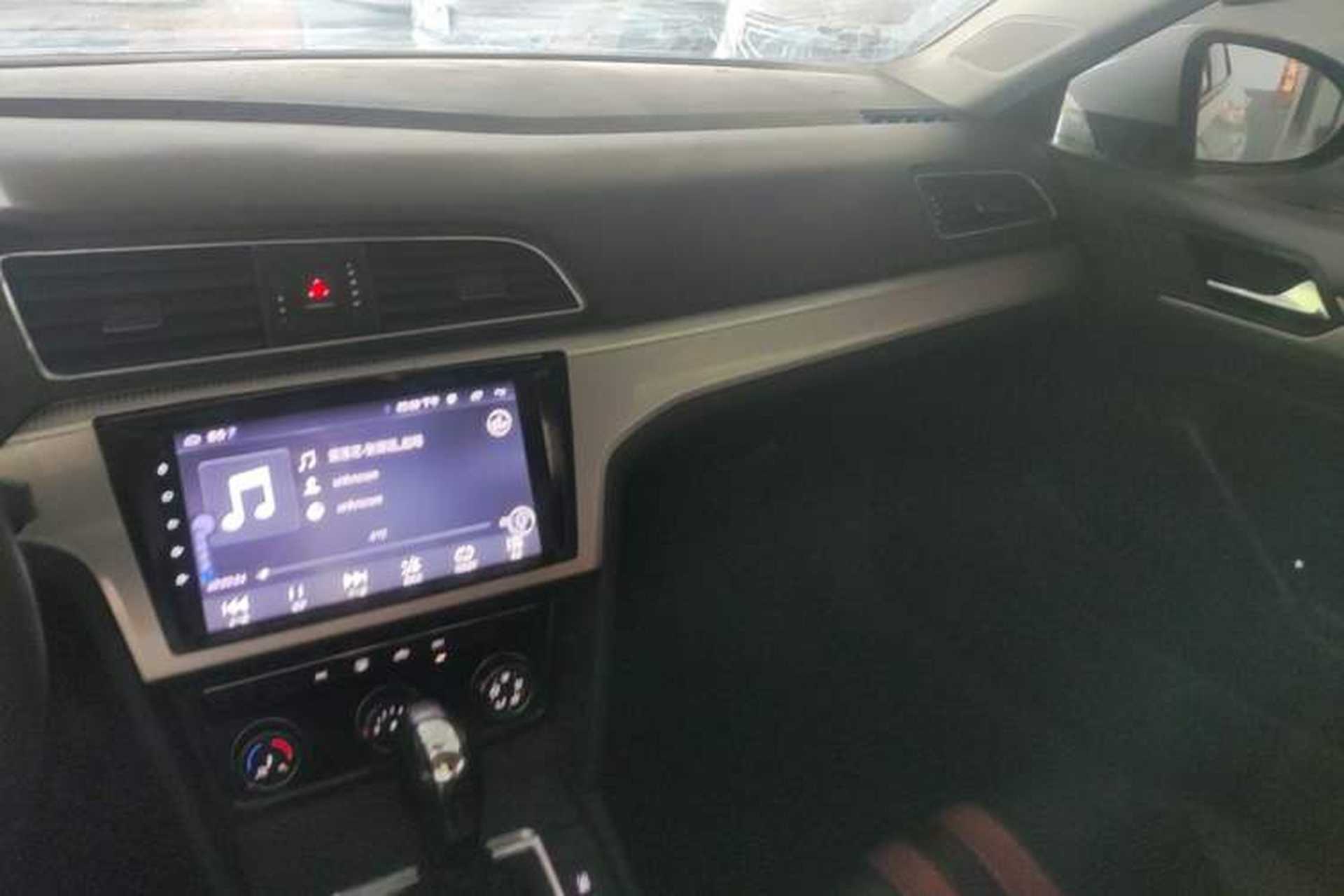 Used Volkswagen Lamando 2018 230TSI DSG Fashion Edition Audio And AC Panel