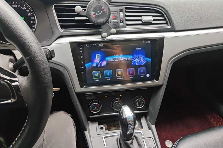 Used Volkswagen Lamando 2018 230TSI DSG Fashion Edition Audio And AC Panel