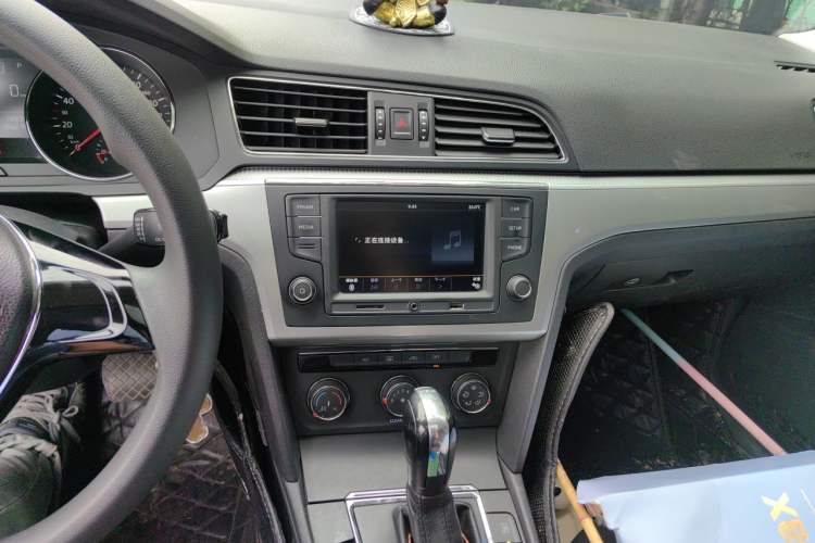 Used Volkswagen Lamando 2018 230TSI DSG Fashion Edition Audio And AC Panel