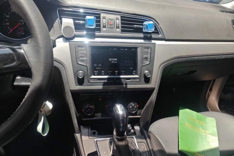 Used Volkswagen Lamando 2018 230TSI DSG Fashion Edition Audio And AC Panel