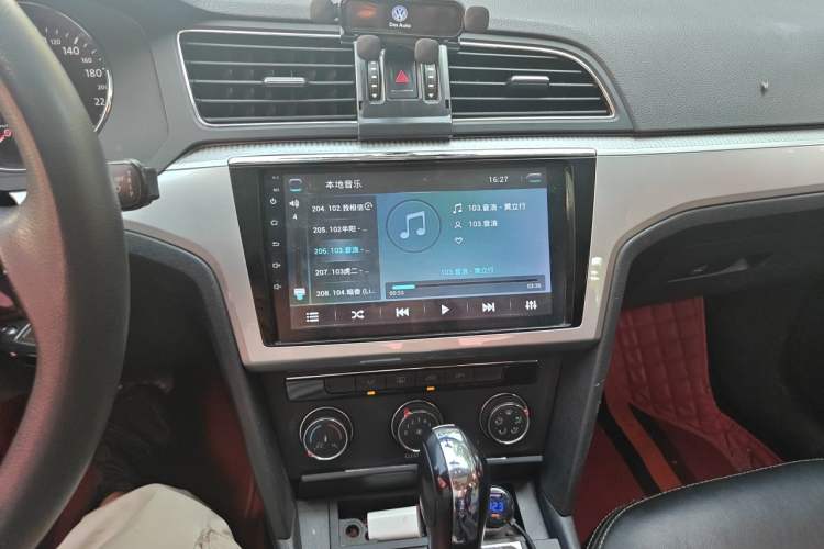Used Volkswagen Lamando 2018 230TSI DSG Fashion Edition Audio And AC Panel