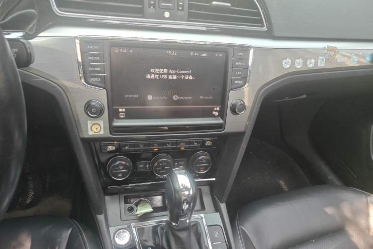Used Volkswagen Lamando 2018 280TSI DSG Luxury Edition Audio And AC Panel