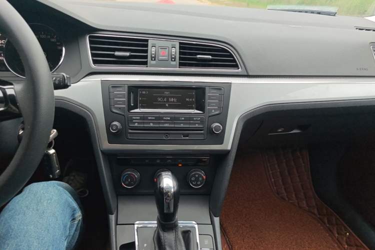 Used Volkswagen Lamando 2018 230TSI DSG Fashion Edition Audio And AC Panel