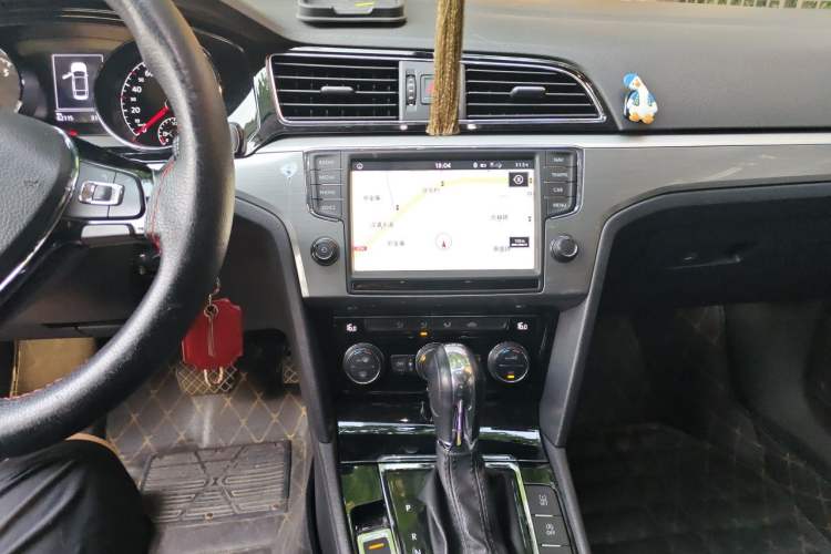 Used Volkswagen Lamando 2018 280TSI DSG Comfort Edition Audio And AC Panel