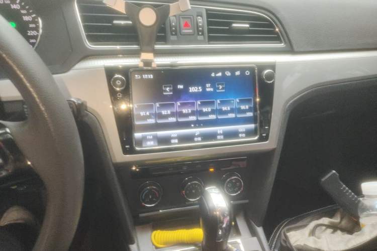 Used Volkswagen Lamando 2018 230TSI DSG Fashion Edition Audio And AC Panel