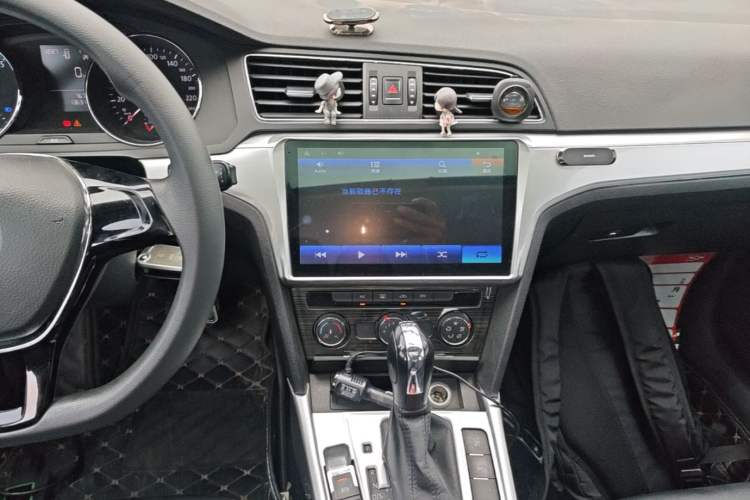 Used Volkswagen Lamando 2018 230TSI DSG Fashion Edition Audio And AC Panel