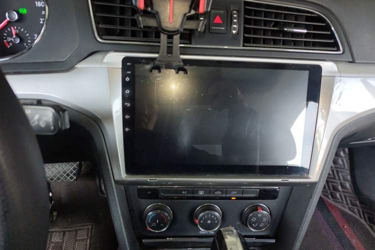 Used Volkswagen Lamando 2018 230TSI DSG Fashion Edition Audio And AC Panel