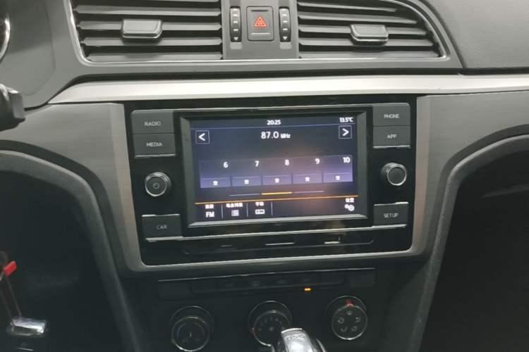 Used Volkswagen Lamando 2018 230TSI DSG Fashion Edition Audio And AC Panel