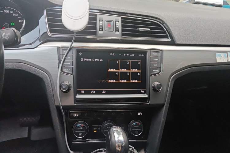 Used Volkswagen Lamando 2018 280TSI DSG Luxury Edition Audio And AC Panel