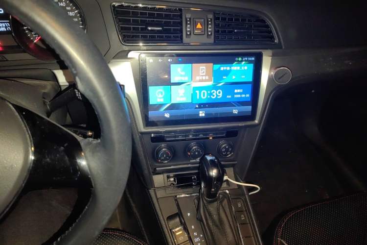 Used Volkswagen Lamando 2018 230TSI DSG Fashion Edition Audio And AC Panel