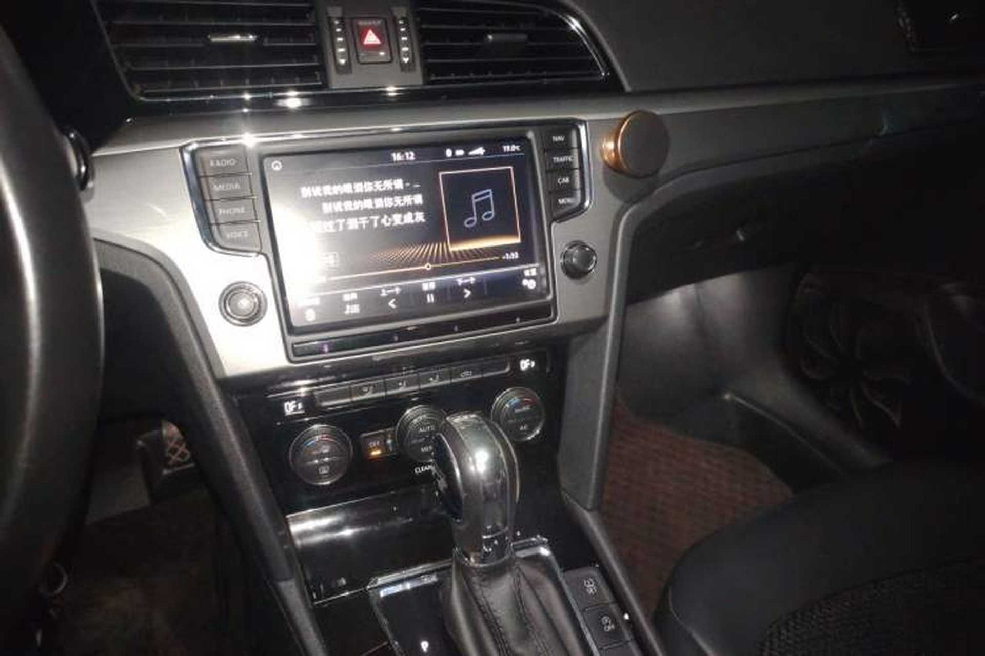 Used Volkswagen Lamando 2018 280TSI DSG Comfort Edition Audio And AC Panel