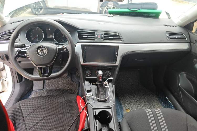 Used Volkswagen Lamando 2018 230TSI DSG Fashion Edition Center Console