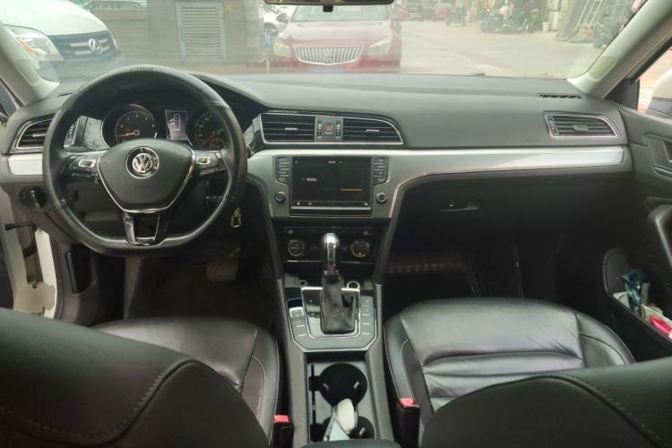 Used Volkswagen Lamando 2018 280TSI DSG Comfort Edition Center Console