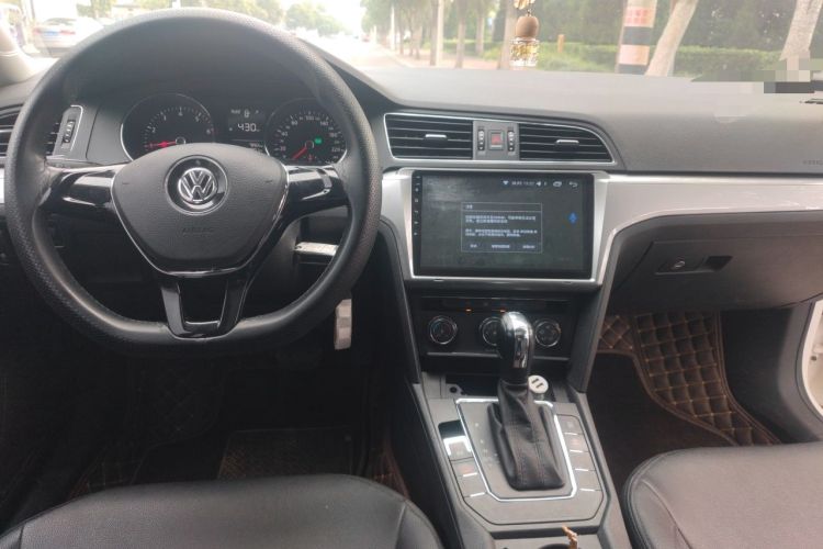 Used Volkswagen Lamando 2018 230TSI DSG Fashion Edition Center Console