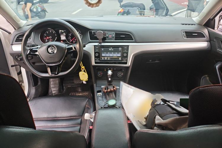 Used Volkswagen Lamando 2018 230TSI DSG Fashion Edition Center Console