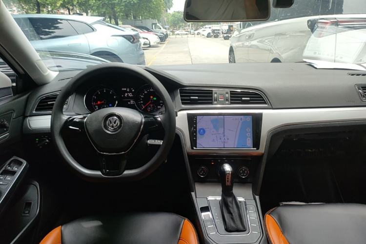 Used Volkswagen Lamando 2018 230TSI DSG Fashion Edition Center Console