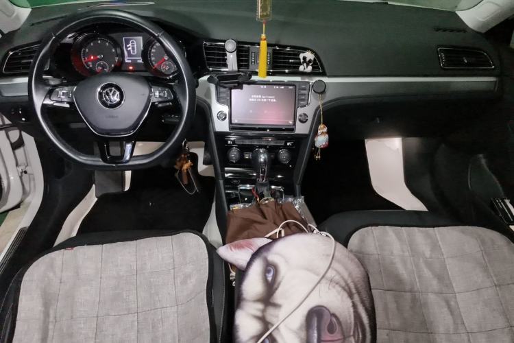 Used Volkswagen Lamando 2018 280TSI DSG Comfort Edition Center Console