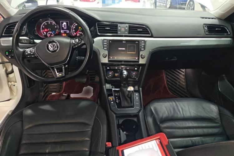 Used Volkswagen Lamando 2018 280TSI DSG Comfort Edition Center Console
