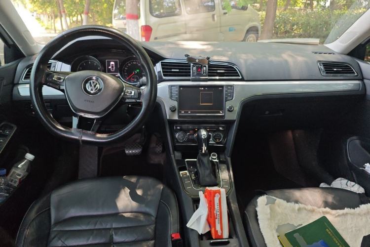 Used Volkswagen Lamando 2018 280TSI DSG Comfort Edition Center Console