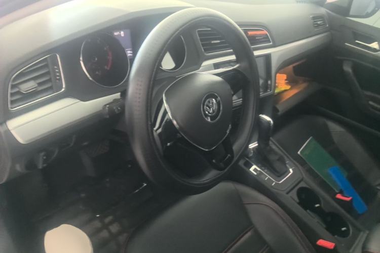 Used Volkswagen Lamando 2018 230TSI DSG Fashion Edition Center Console