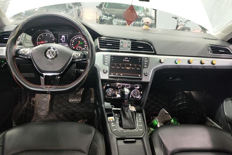 Used Volkswagen Lamando 2018 280TSI DSG Comfort Edition Center Console
