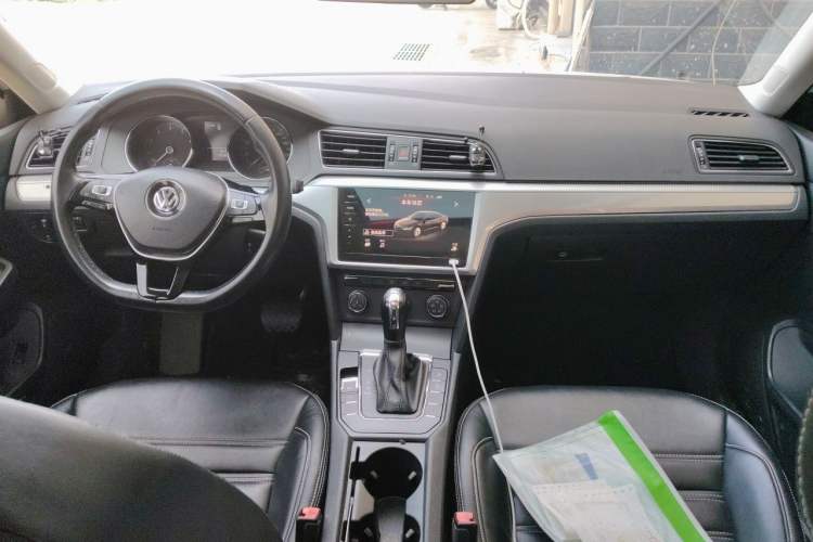 Used Volkswagen Lamando 2018 230TSI DSG Fashion Edition Center Console