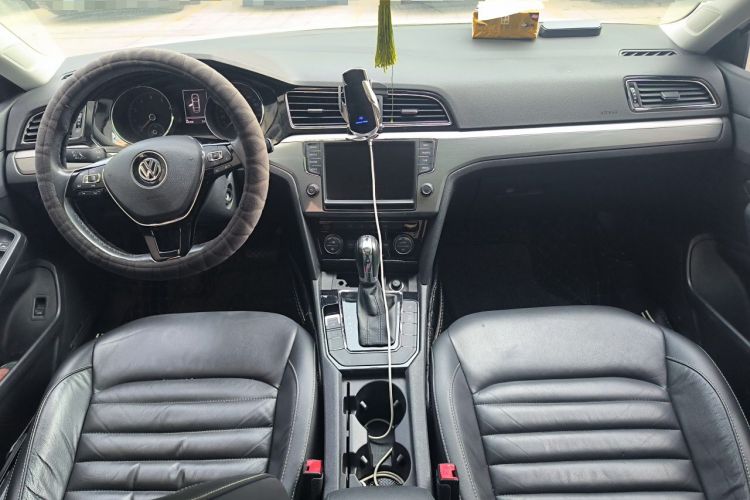 Used Volkswagen Lamando 2018 280TSI DSG Comfort Edition Center Console