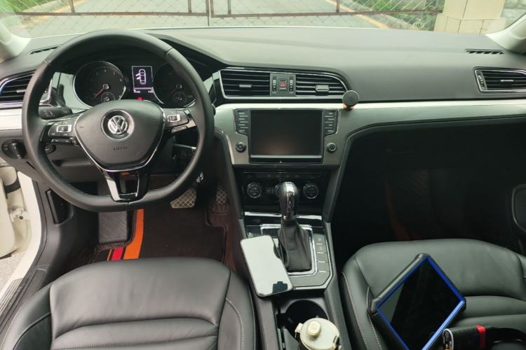 Used Volkswagen Lamando 2018 280TSI DSG Comfort Edition Center Console