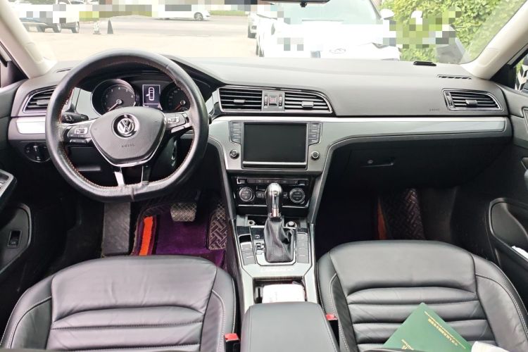 Used Volkswagen Lamando 2018 280TSI DSG Comfort Edition Center Console