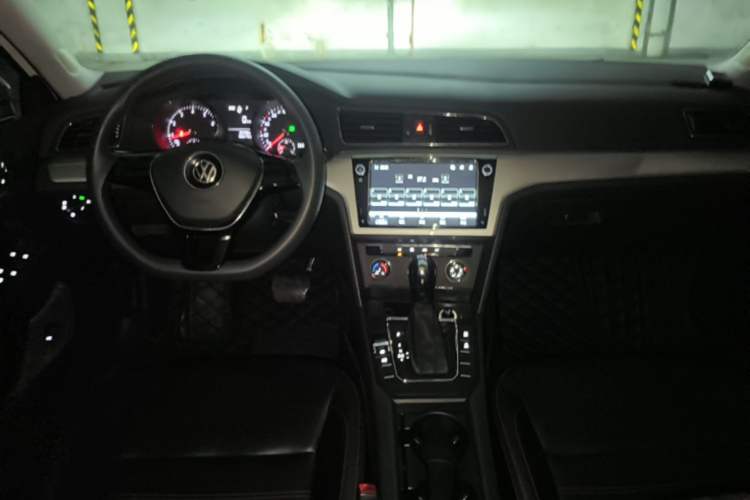 Used Volkswagen Lamando 2018 230TSI DSG Fashion Edition Center Console