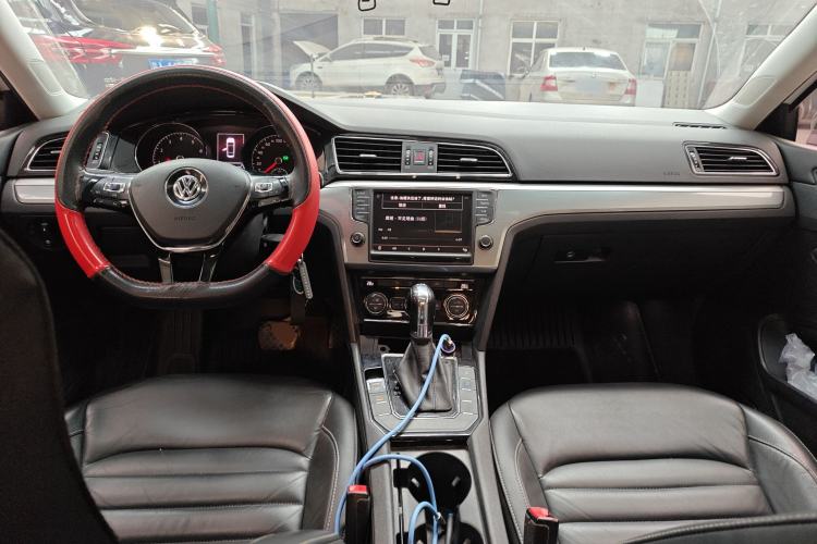 Used Volkswagen Lamando 2018 280TSI DSG Comfort Edition Center Console