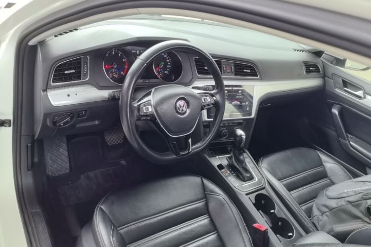 Used Volkswagen Lamando 2018 230TSI DSG Fashion Edition Center Console