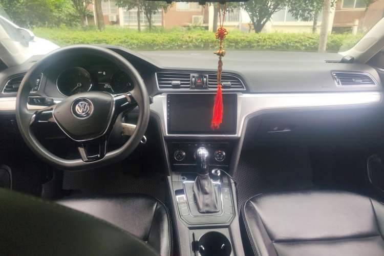 Used Volkswagen Lamando 2018 230TSI DSG Fashion Edition Center Console