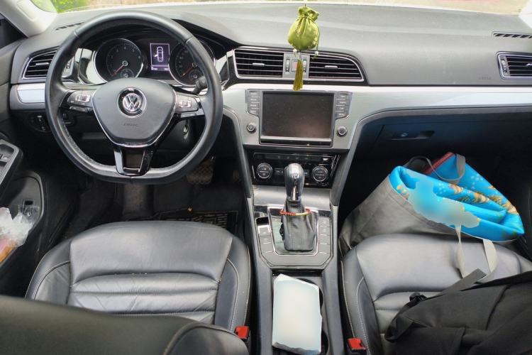 Used Volkswagen Lamando 2018 280TSI DSG Comfort Edition Center Console