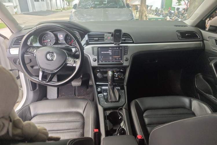 Used Volkswagen Lamando 2018 280TSI DSG Luxury Edition Center Console