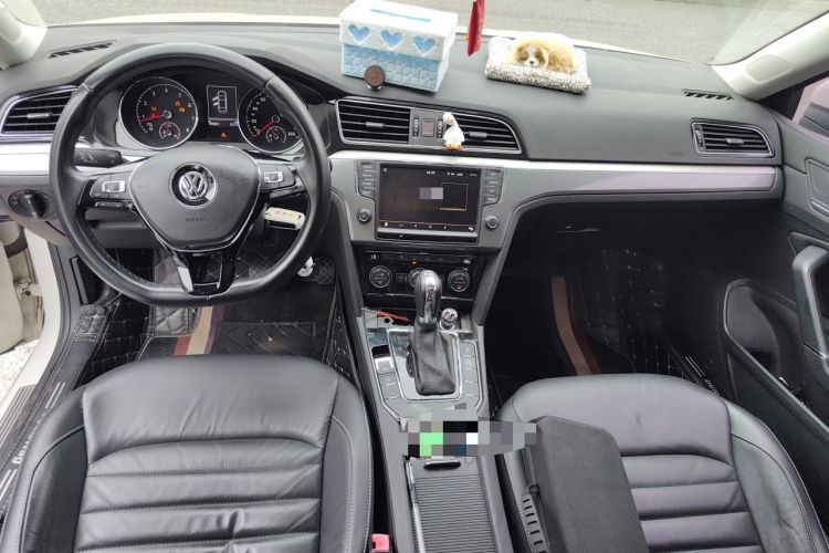 Used Volkswagen Lamando 2018 280TSI DSG Comfort Edition Center Console