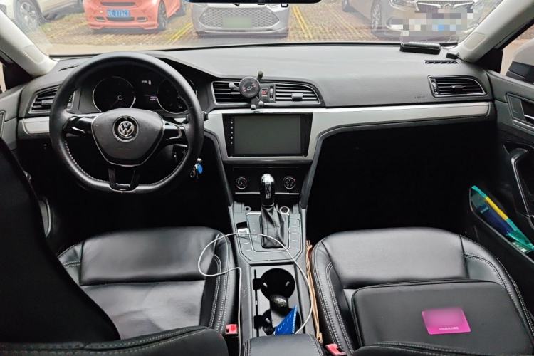 Used Volkswagen Lamando 2018 230TSI DSG Fashion Edition Center Console