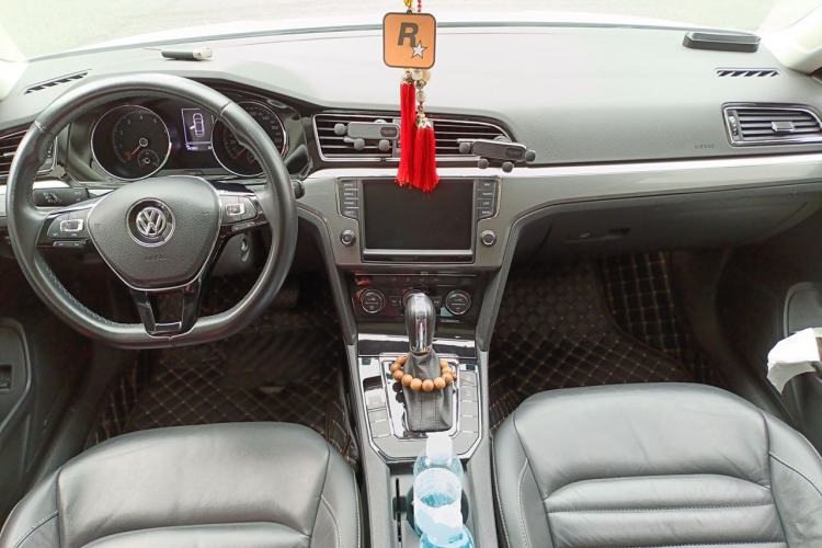 Used Volkswagen Lamando 2018 280TSI DSG Comfort Edition Center Console