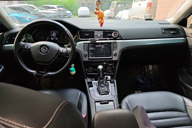 Used Volkswagen Lamando 2018 280TSI DSG Comfort Edition Center Console