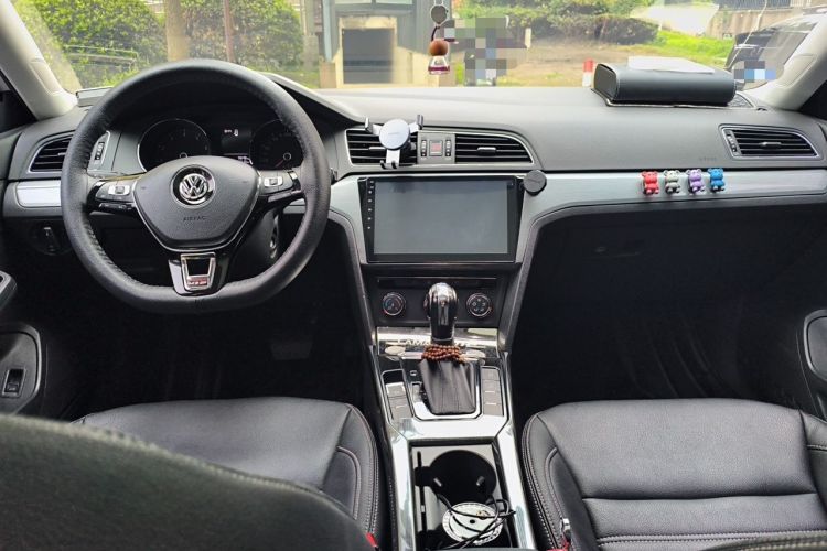 Used Volkswagen Lamando 2018 230TSI DSG Fashion Edition Center Console