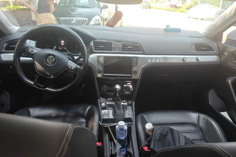 Used Volkswagen Lamando 2018 280TSI DSG Luxury Edition Center Console