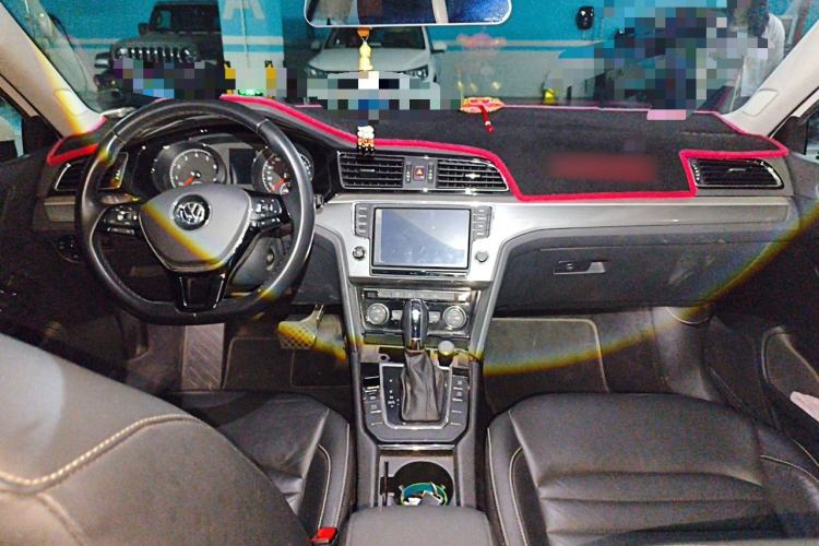 Used Volkswagen Lamando 2018 280TSI DSG Comfort Edition Center Console