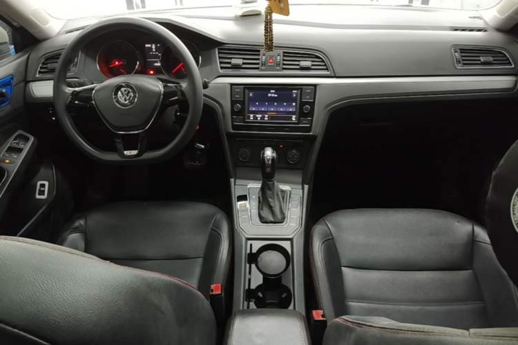 Used Volkswagen Lamando 2018 230TSI DSG Fashion Edition Center Console