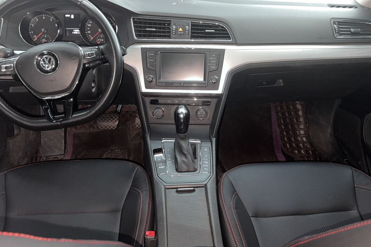 Used Volkswagen Lamando 2018 230TSI DSG Fashion Edition Center Console