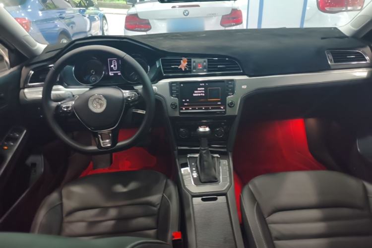 Used Volkswagen Lamando 2018 280TSI DSG Comfort Edition Center Console