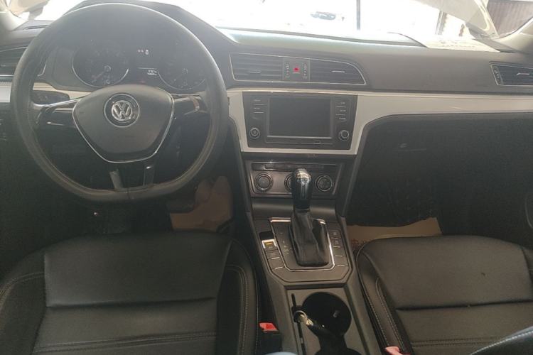 Used Volkswagen Lamando 2018 230TSI DSG Fashion Edition Center Console