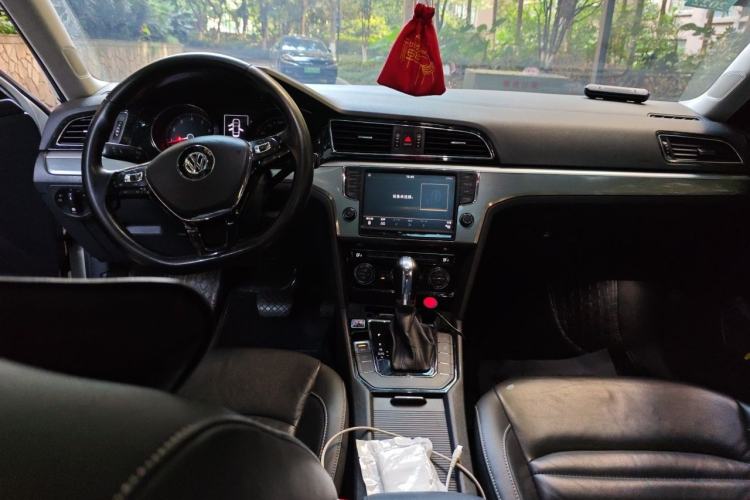 Used Volkswagen Lamando 2018 280TSI DSG Comfort Edition Center Console