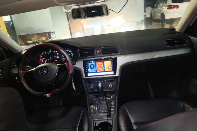 Used Volkswagen Lamando 2018 230TSI DSG Fashion Edition Center Console
